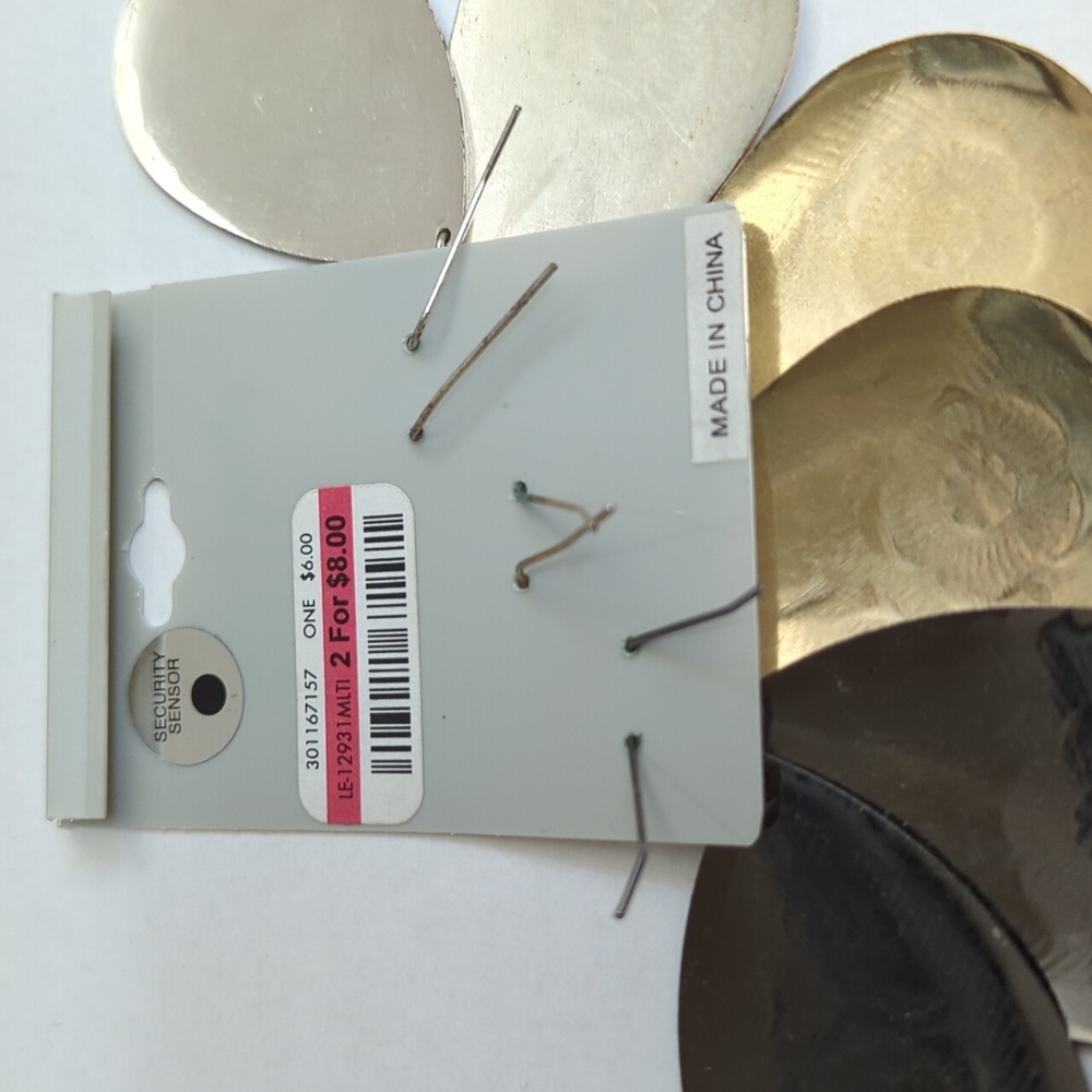 🌻 Charlotte Russe 3-Pack Metal Tear Drop & Large Honeycomb Stud Earrings Bundle - Picture 6 of 7